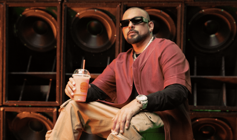 Sean-Paul-with-Burger-King-Frozen-Pink-Lemonade